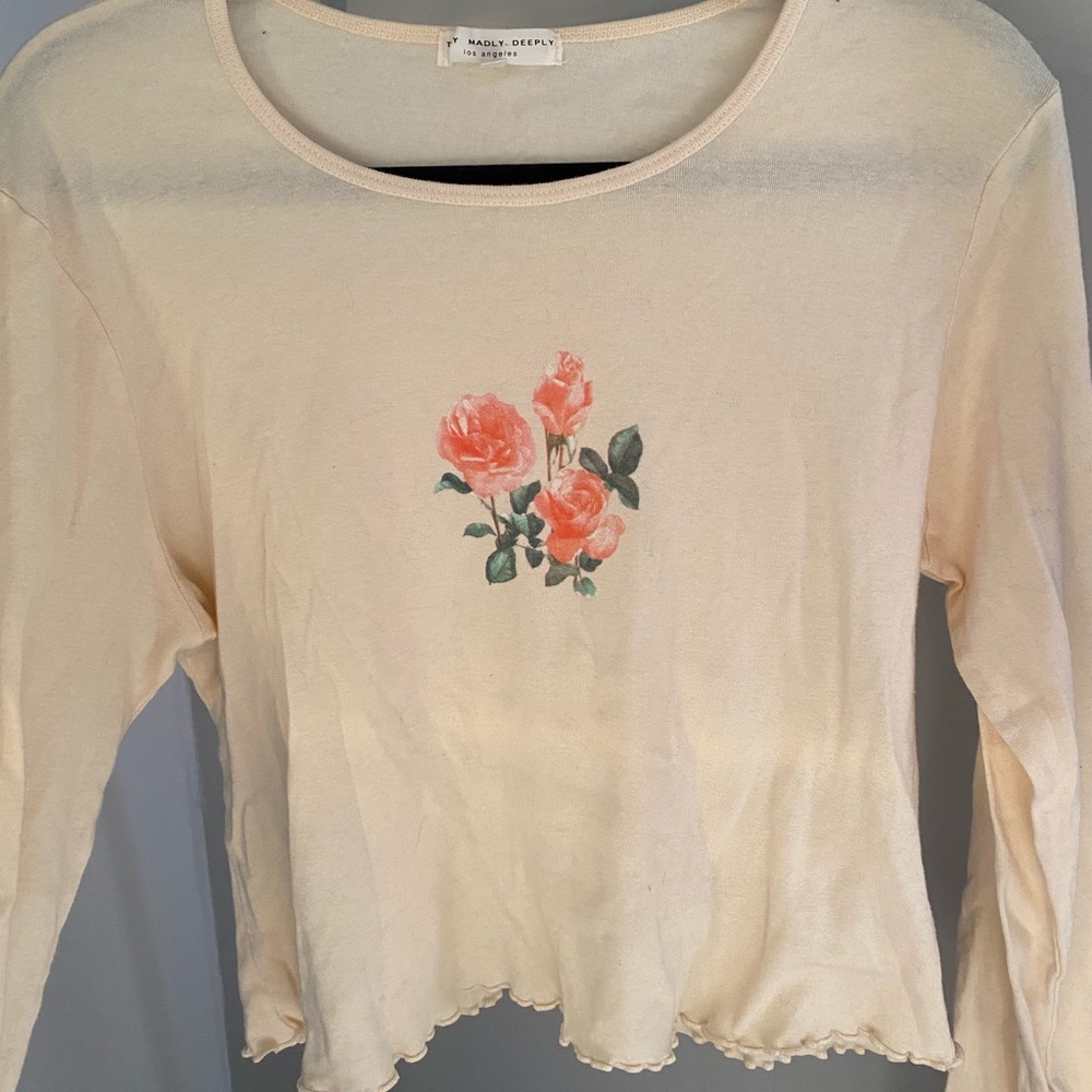Long sleeve shirt in size XL and in a cream colour